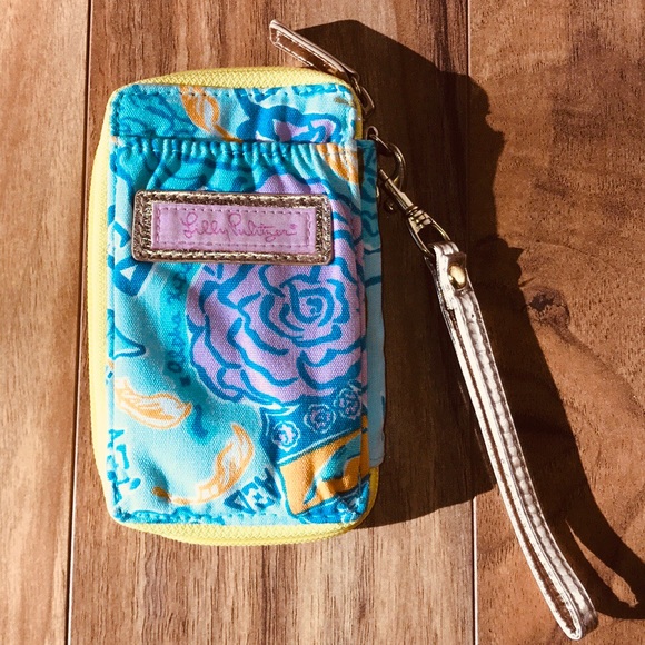 Lilly Pulitzer Handbags - Alpha Xi Delta Lilly Pulitzer Sorority Wristlet
